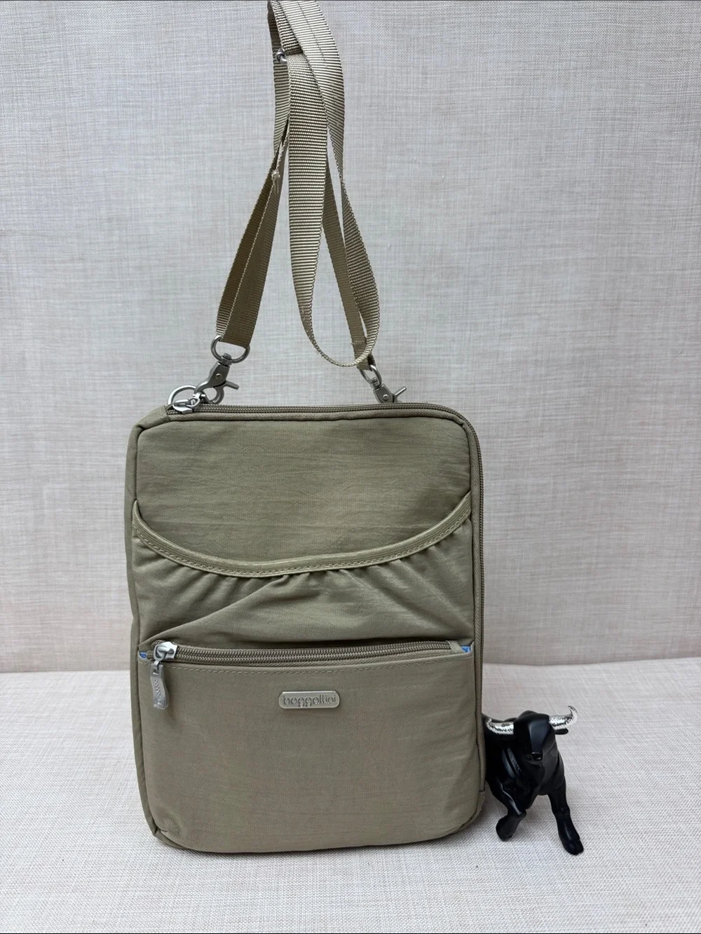 Baggallini Olive Green Crossbody Messenger Bag